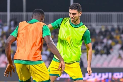 تشكيل الخليج.. شريف على مقاعد البدلاء أمام الرياض بالدوري السعودي